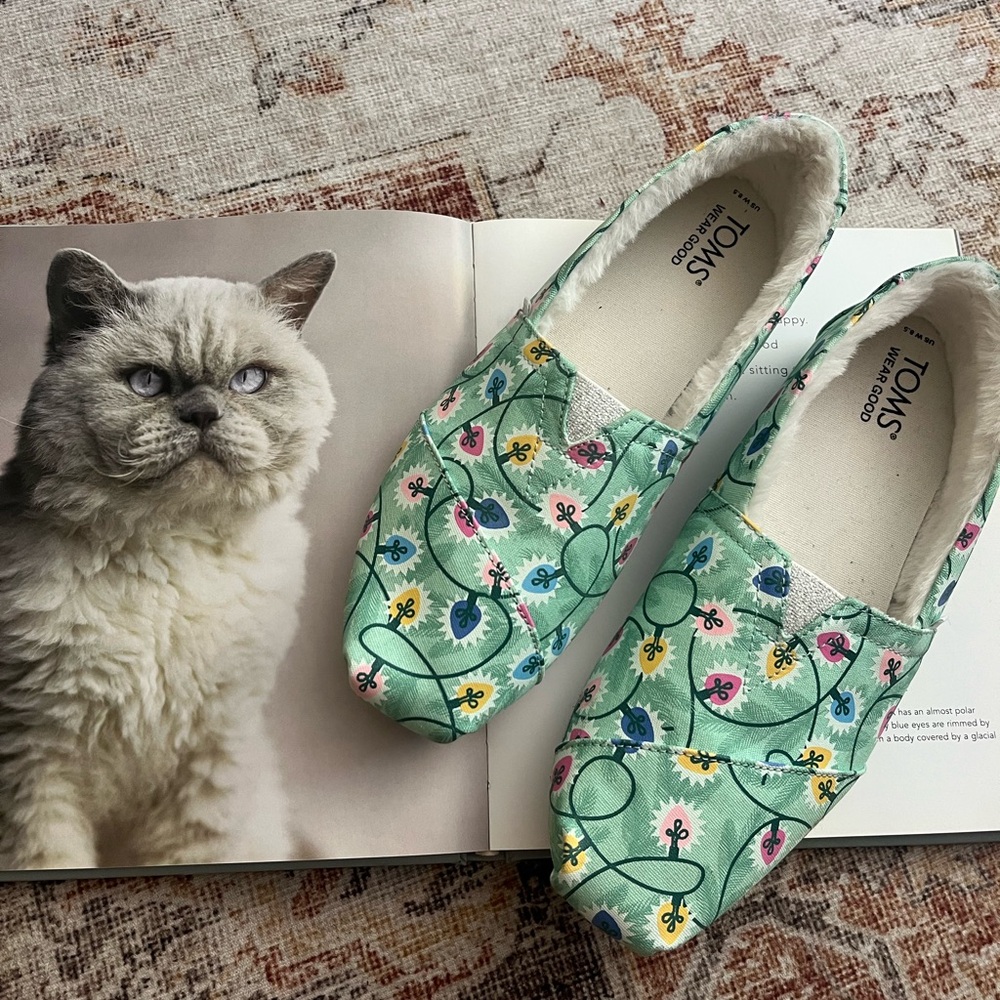 Toms Holiday print Green Slip-On flats